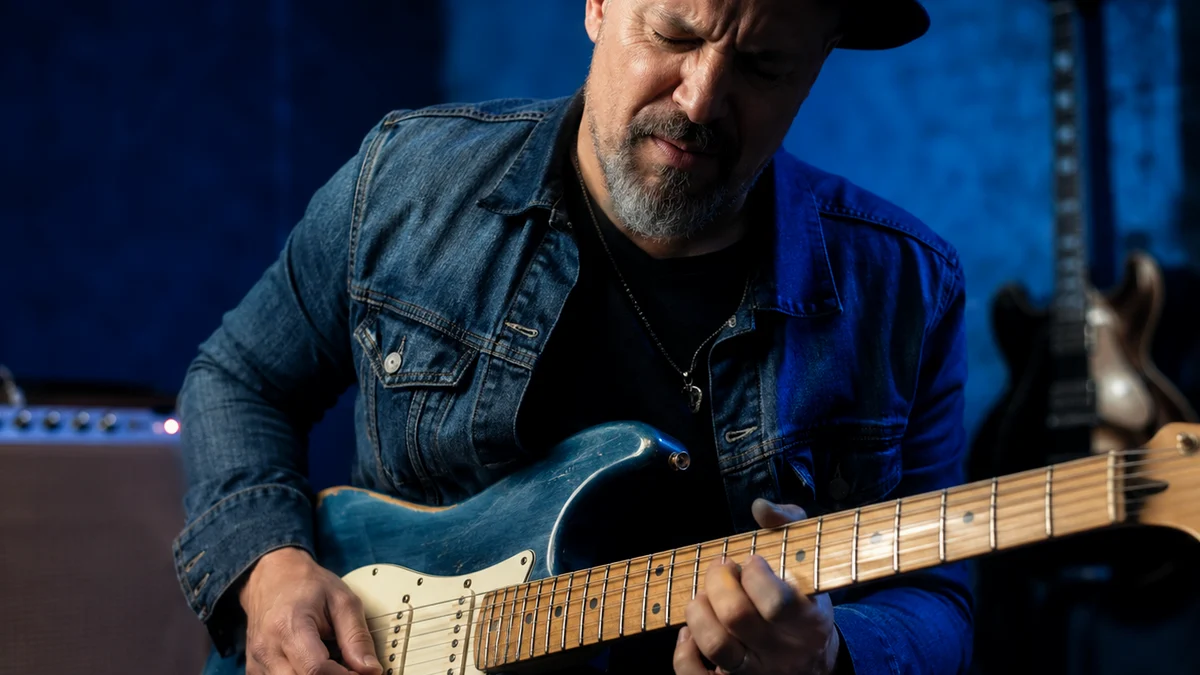 5 Common Fret Buzz Causes and Fixes practice image
