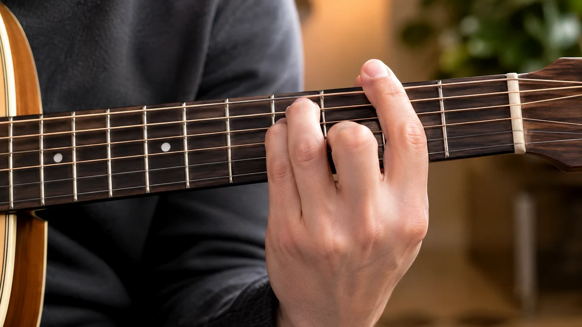 5 Easy Guitar Chords for Beginners cover image
