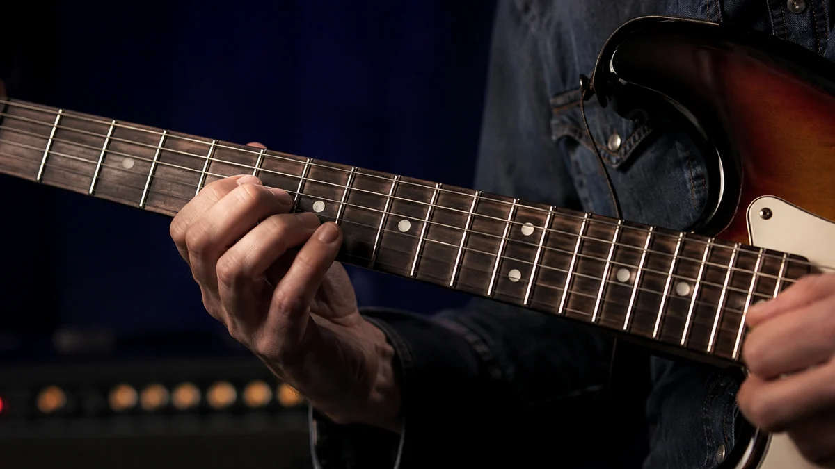 Capo Placement Mistakes: Fix Buzz and Tuning Issues example image