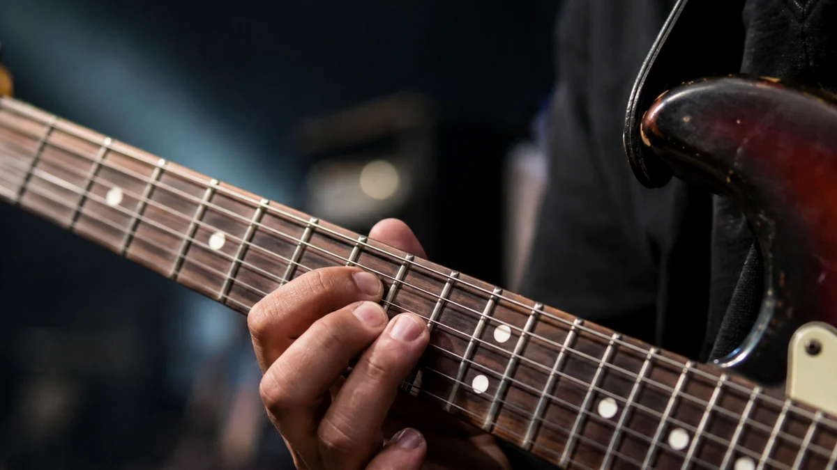 Common Guitar Tuning Mistakes: Practical Troubleshooting Guide cover image Common Guitar Tuning Mistakes: Practical Troubleshooting Guide cover image