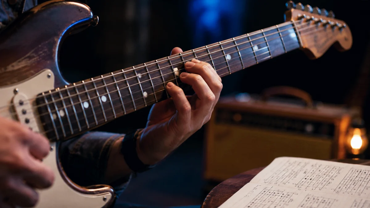 Why Your Guitar Won’t Stay in Tune: Common Causes and Fixes practice image Why Your Guitar Won’t Stay in Tune: Common Causes and Fixes practice image